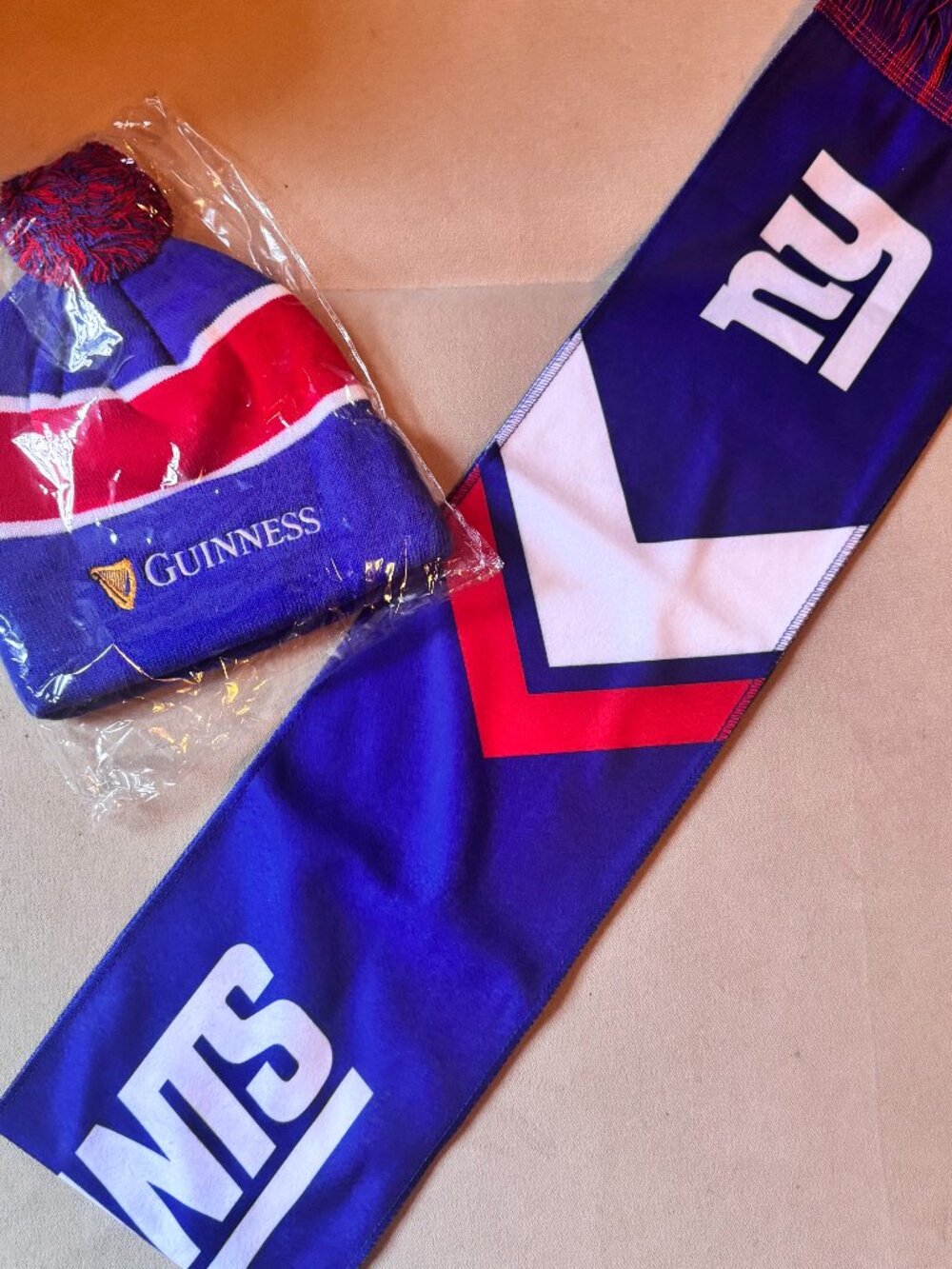 New York Giants Beanie Hat and Scarf Set - Guinness Branded - NWT